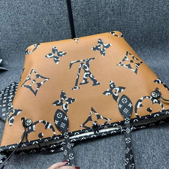 100% Authentic Louis Vuitton Neverfull W/Pouch Leather Tote Bag - Picture 2 of 16